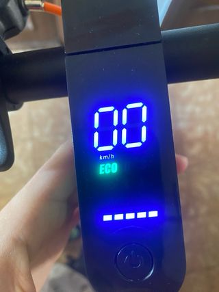 Patinete Eléctrico Negro y Naranja