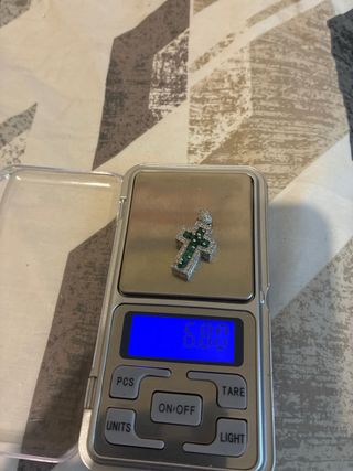 Colgante Cruz Oro Blanco Circonitas y Esmeraldas