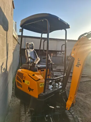 Excavadora JPC 1800kg