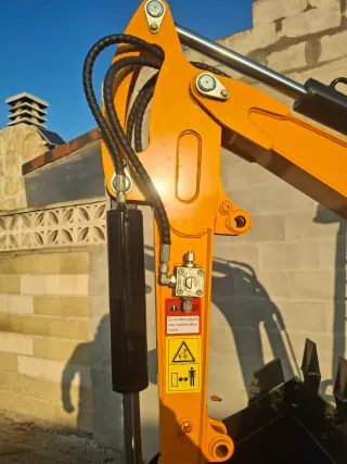 Excavadora JPC 1800kg