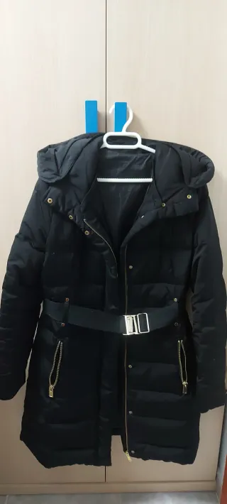 Abrigo de plumas negro