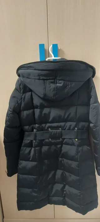 Abrigo de plumas negro