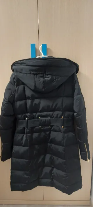 Abrigo de plumas negro