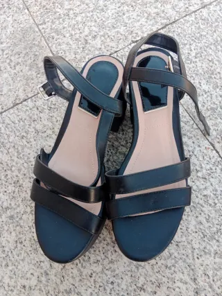 Sandalias tacón negras