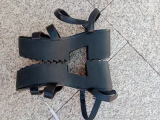 Sandalias tacón negras