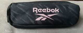 Estuche Reebok pequeño negro