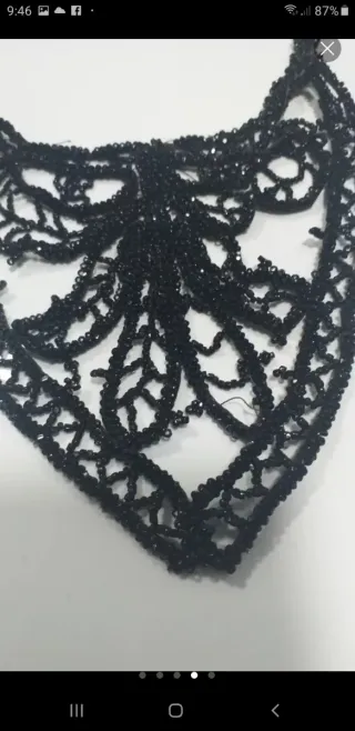 Sobrecuello pedrería vintage negro