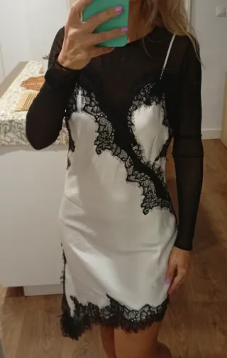 Camiseta negra de tul transparente Pull & Bear