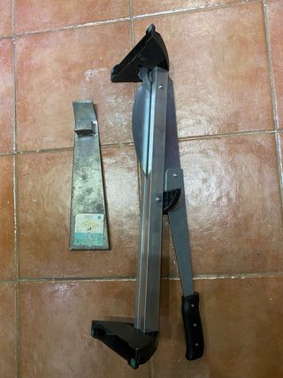 Cortador y palanca para tarima