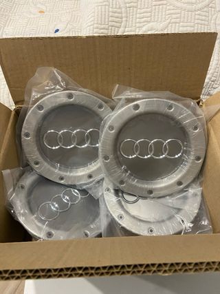 4 Tapabujes Audi 146mm modelo RS4 old nuevos