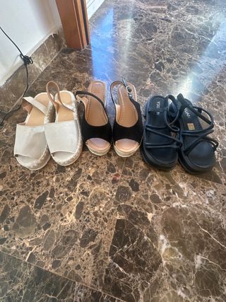 Sandalias de cuña verano beige y negras