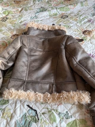 Chaqueta efecto piel forrada Bershka