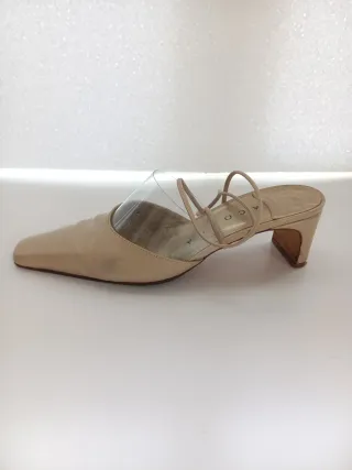 Zapatos de vestir beige tacón medio