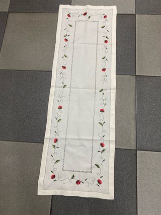 Caminos de mesa bordados