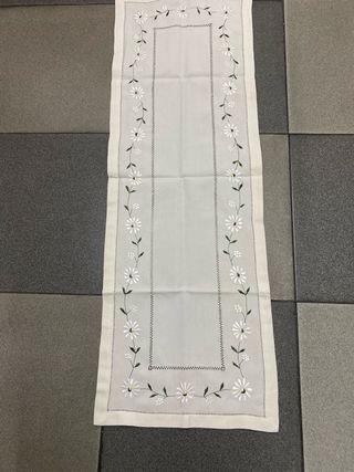 Caminos de mesa bordados