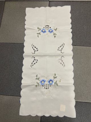 Caminos de mesa bordados