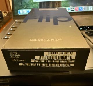Samsung Galaxy Z Flip4 256GB Graphite