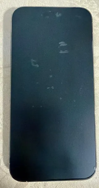 iPhone 14 Pro Max in oro dorato