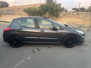 Peugeot 308 2012