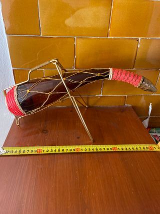 Botella vino vintage retro soporte años 60