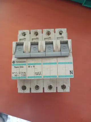 TERASAKI TEM DIN N 17U 15A Magnetotérmico 4 Polos