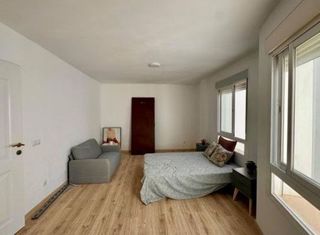 Estudio en venta en Parque Victoria Eugenia en Málaga