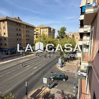 Piso en venta en Cruz Roja en Sevilla