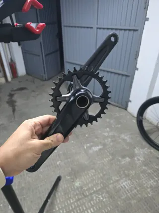 Shimano MT611 Plato 32T y Bielas 175mm