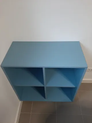 Mueble eket edición limitada en azul grisáceo.