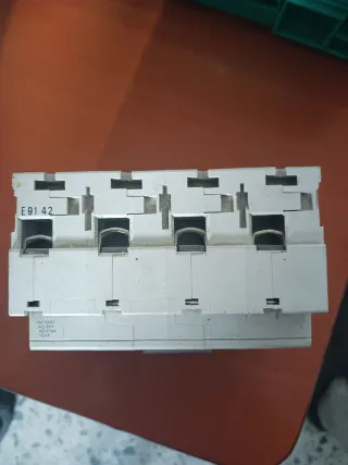 Merlin Gerin Multi 9 NC100H C50A Interruptor