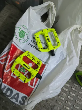 Pedales MTB Aaron Amarillo Neón