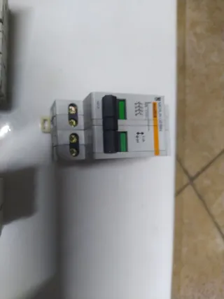 Interruptor magnetotérmico Merlin Gerin C60N