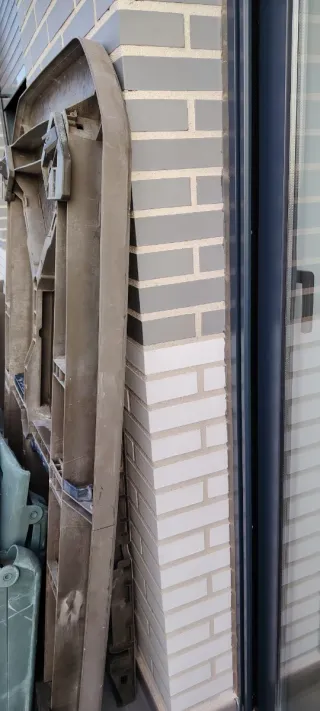 MESA DE TERRAZA GRATIS.