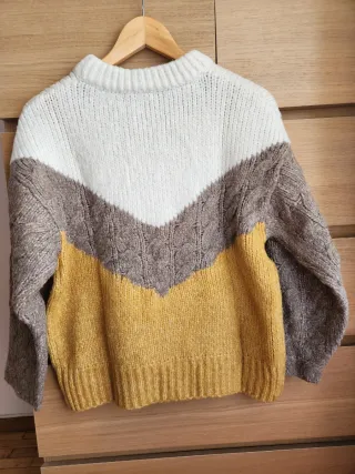 Jersey Zara punto gordo blanco, mostaza y tostado