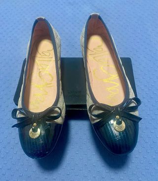 Manoletinas negras y grises con lazo