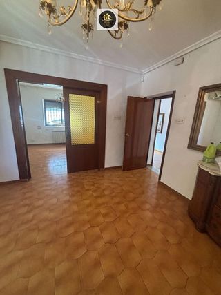 Chalet en venta en Peñamefecit - Avda Barcelona en Jaén