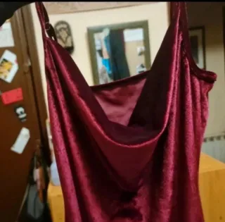 Vestido Terciopelo Granate Midi con Abertura