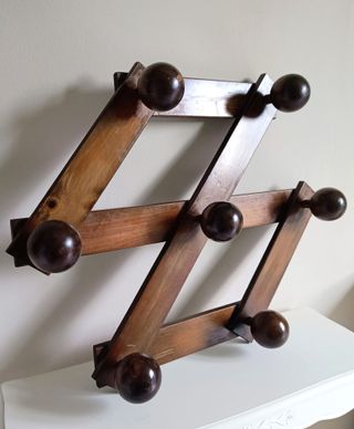 Appendiabiti vintage estensibile in legno