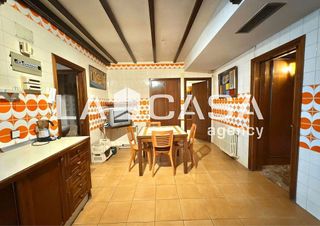 Piso en venta en Los Remedios en Sevilla