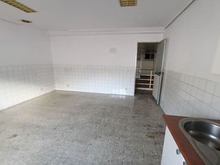 Local comercial en venta en Constitución-El Balconcillo en Guadalajara