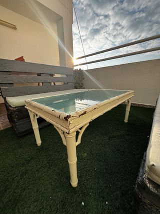 Mesa de centro de jardín de madera y cristal