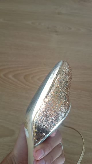 Tacones dorados con purpurina