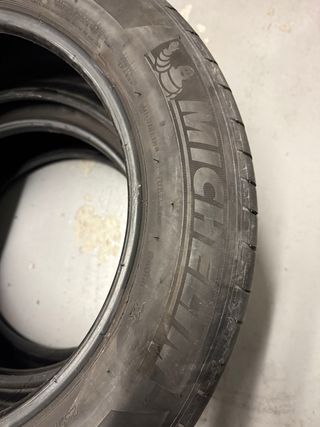 Neumáticos Michelin 235-55-17