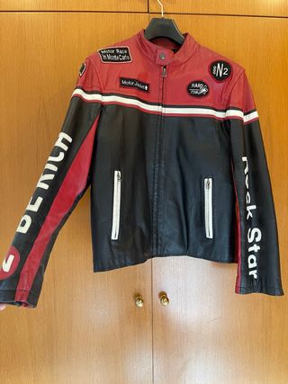 Chaqueta Cuero Negra y Roja Estilo Motero