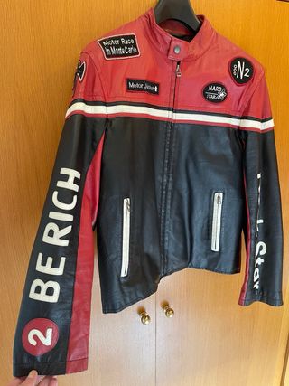 Chaqueta Cuero Negra y Roja Estilo Motero