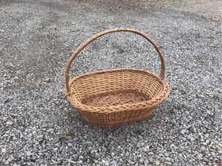 Cesto in vimini con manico
