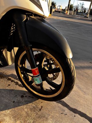 Peugeot Geopolis 250cc Scooter