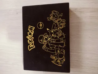 Estuche Pokémon Fichas y Carta de Oro