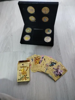 Estuche Pokémon Fichas y Carta de Oro
