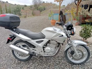 Honda CBF 250 Plata